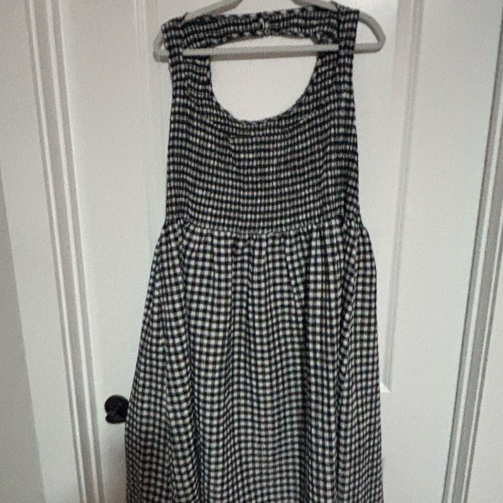 Black and White Gingham Sleeveless Women’s Dress - Picture 11 of 12